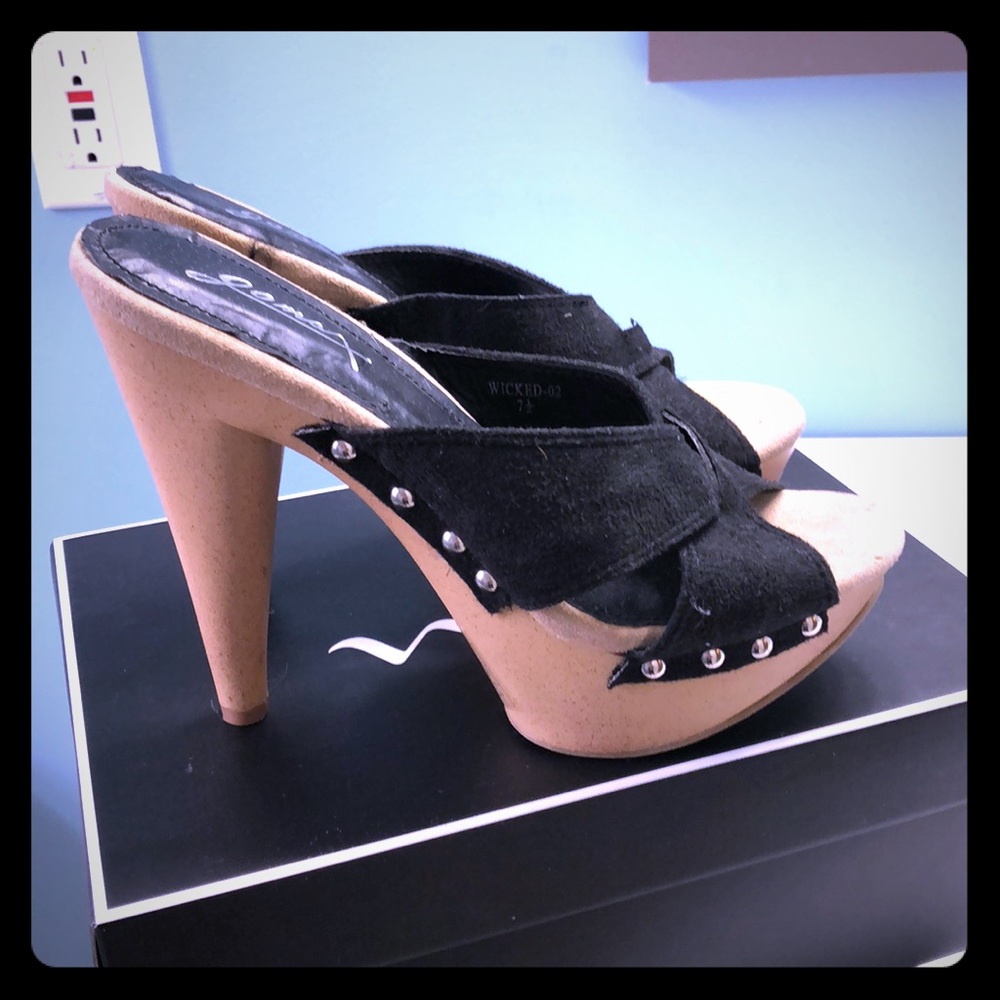 Heels with black studded straps
